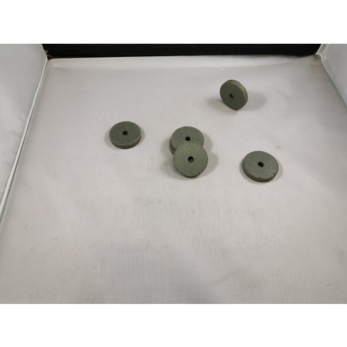 1 1/2″ × 1/4″ × 1/4″ - Resin Bonded Rubber Wheel (Coarse Grit)
